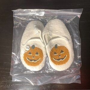 NWT Little Kids Halloween Teddy Fleece Fuzzy Shoes